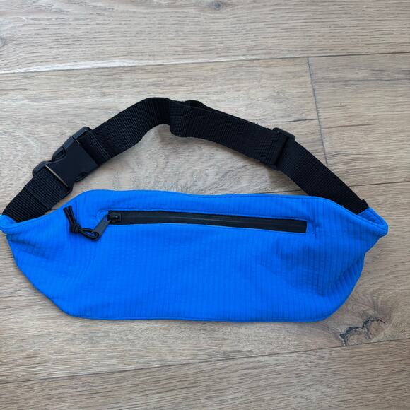 Triangl Swimwear Blue Ribbed Swim Essential Belt Bag - Picture 5 of 9